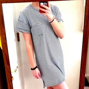 Abercrombie & Fitch navy and white t-shirt dress